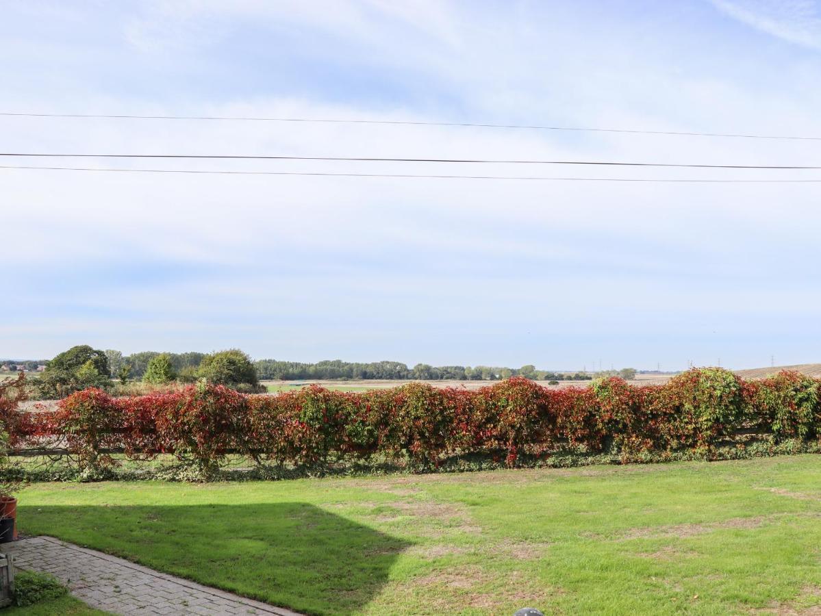 Lodge Two, Country View Park 法弗舍姆 外观 照片